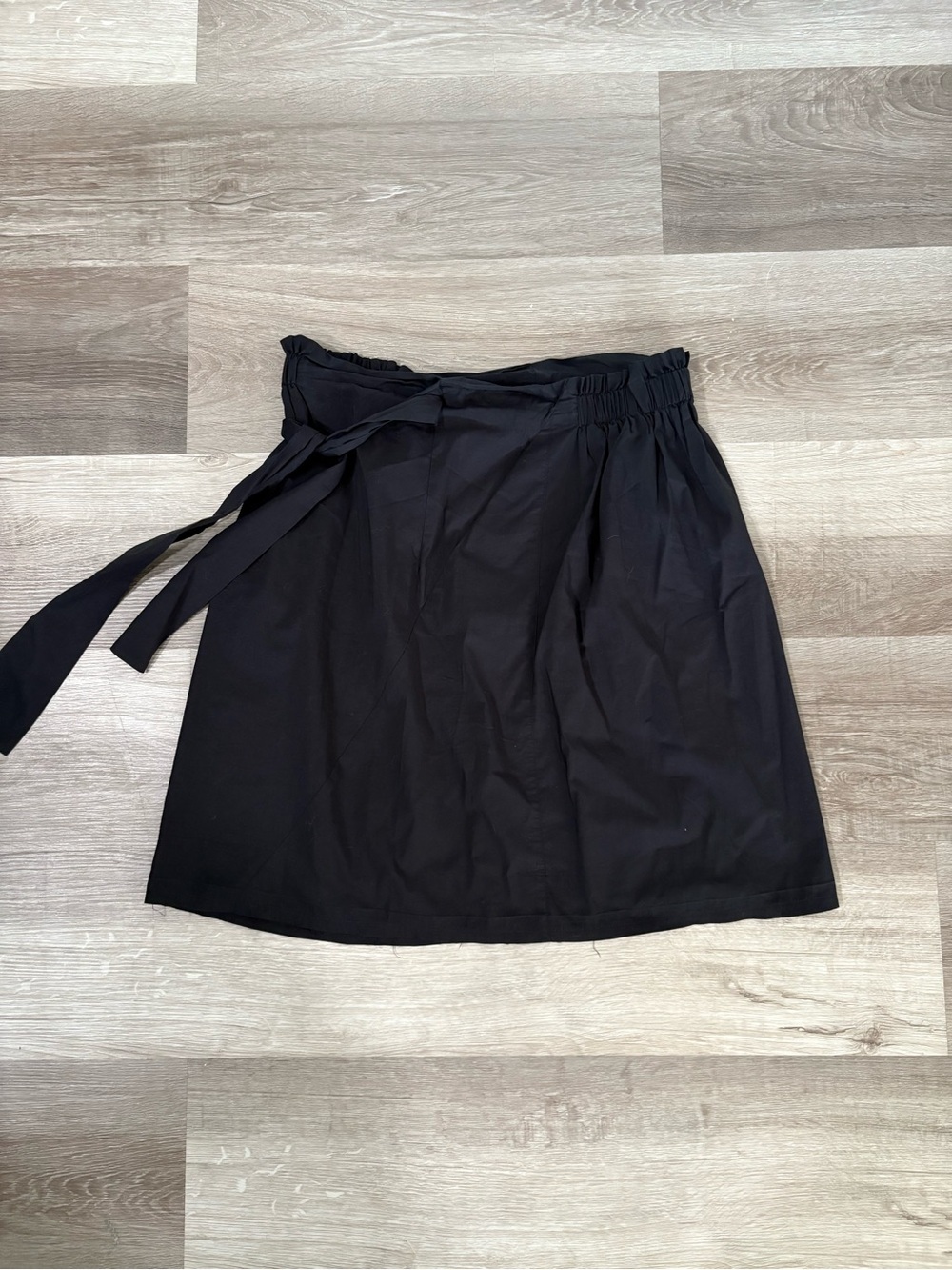 Banana Republic Women’s Black Tie-Waist Skirt